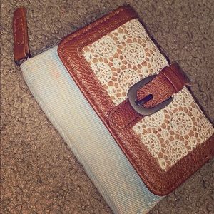 A wallet for your cards, change and money little.